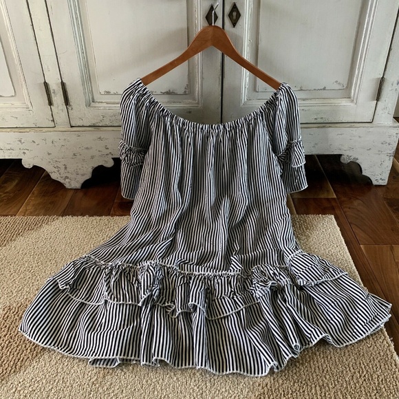 Black & White Stripe Off the Shoulder Tunic Dress - Picture 5 of 8